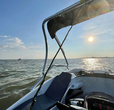 yacht mit jetski mieten